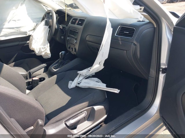 3VW2K7AJ7EM350455 Volkswagen Jetta Sedan S