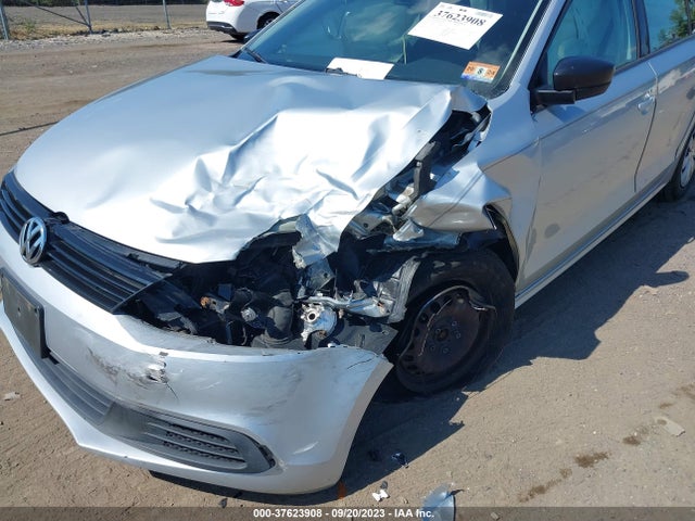 3VW2K7AJ7EM350455 Volkswagen Jetta Sedan S