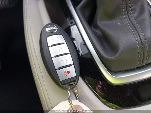 JN1BJ1CP0KW528614 Nissan Rogue Sport Sl