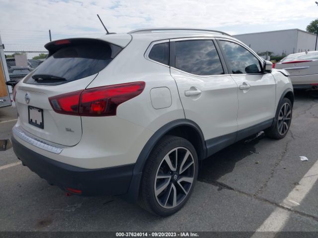 JN1BJ1CP0KW528614 Nissan Rogue Sport Sl