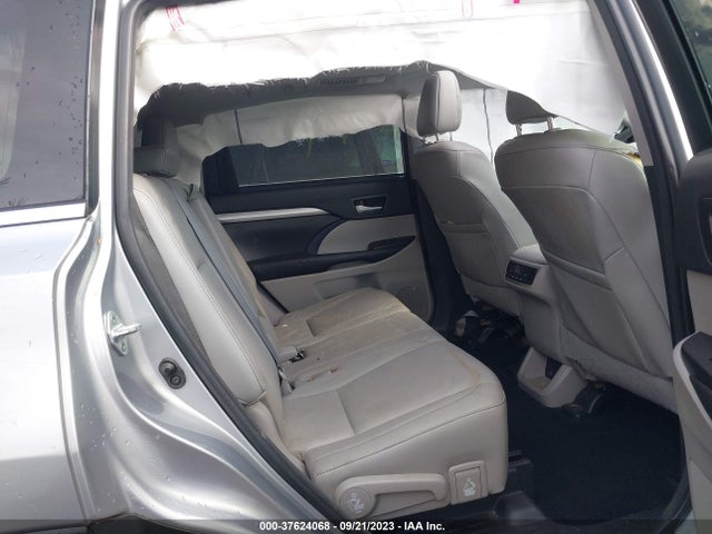 2016 TOYOTA HIGHLANDER XLE V6 VIN: 5TDJKRFH4GS333535