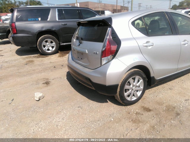 Toyota Prius C One/two/three/four 2017 JTDKDTB30H1591331 Image 4