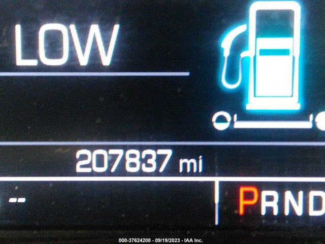 Chevrolet IMPALA LT 2018 2G1105S34J9115757 Image 15