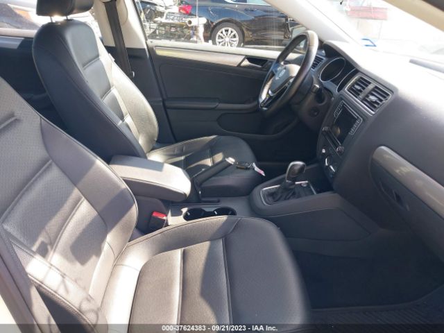 3VWDB7AJ2HM321443 Volkswagen Jetta 1.4t Se