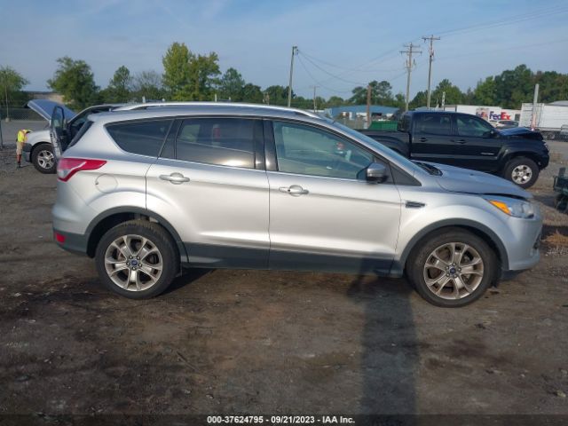 1FMCU0J95FUA32731 Ford Escape Titanium