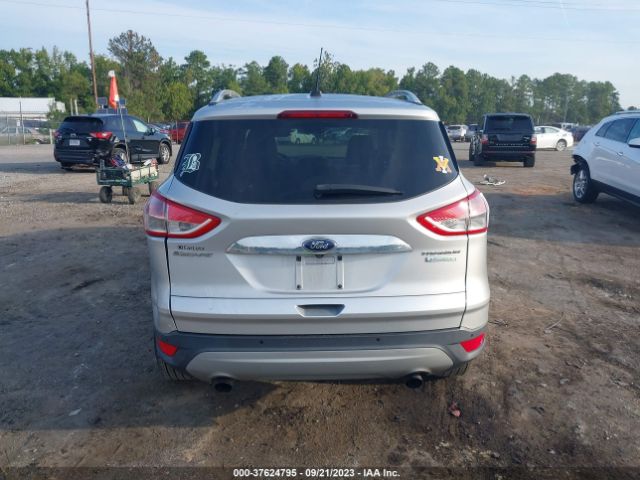 1FMCU0J95FUA32731 Ford Escape Titanium