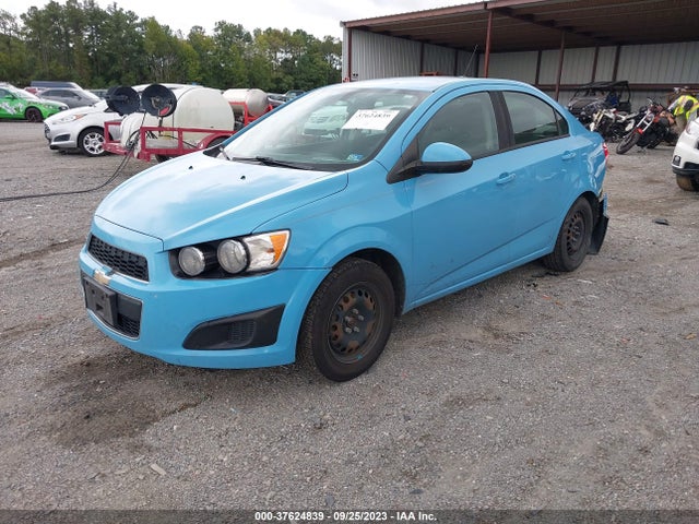 Chevrolet SONIC LS 2014 1G1JA5SH4E4158111 Image 2