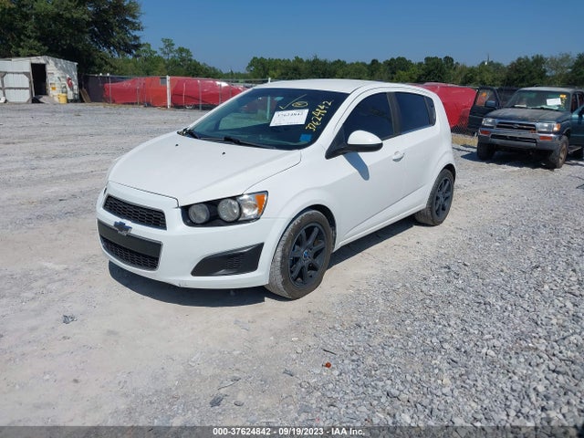 Chevrolet SONIC LT 2015 1G1JC6SH7F4210767 Image 2