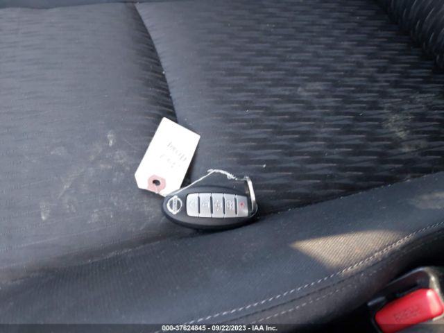 KNMAT2MV9HP586522 Nissan ROGUE SV