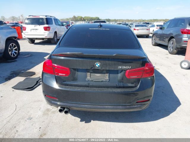 WBA8B9C53JEE80967 BMW 3 Series 330i