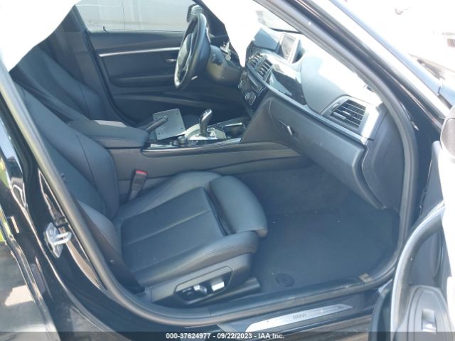 WBA8B9C53JEE80967 BMW 3 Series 330i