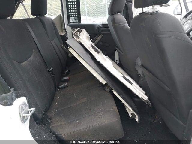 1C4BJWDG5GL201210 Jeep Wrangler Unlimited Sport