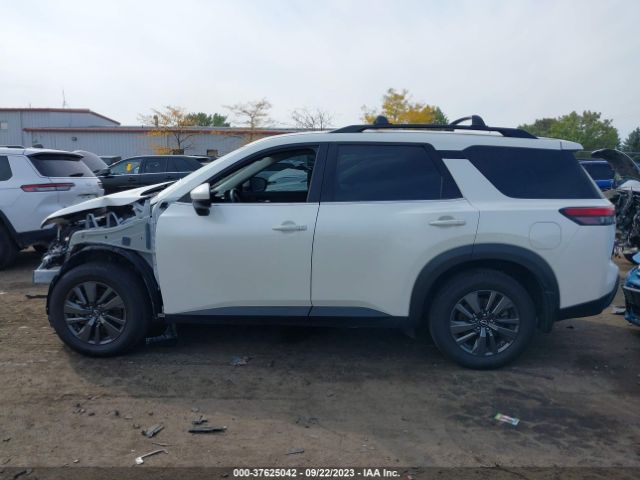 5N1DR3BC4NC246762 Nissan Pathfinder Sv