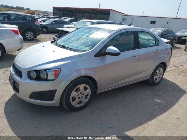 Chevrolet SONIC LS 2014 1G1JA5SH5E4154729 Image 2