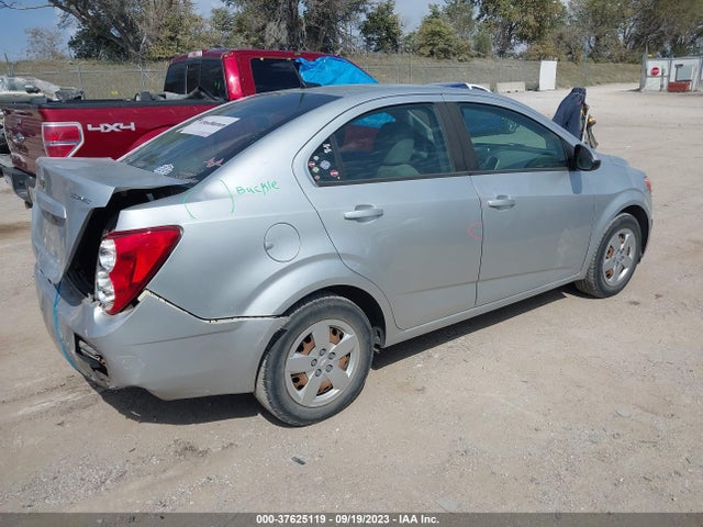 Chevrolet SONIC LS 2014 1G1JA5SH5E4154729 Image 4