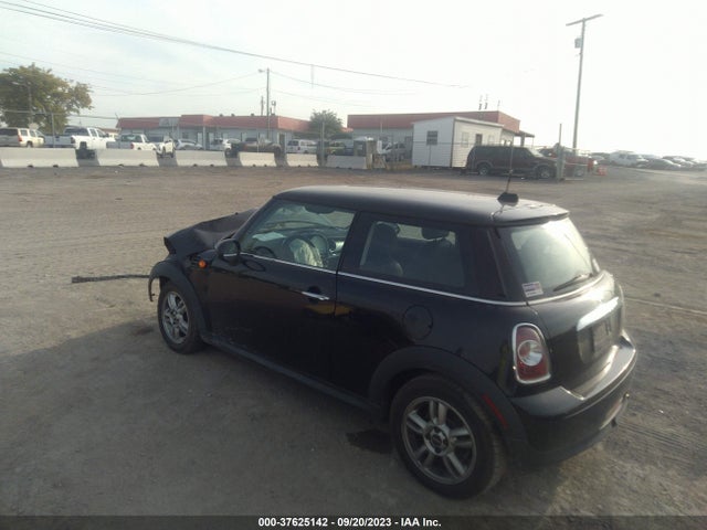 2012 MINI COOPER WMWSU3C57CT368455 Photo 2