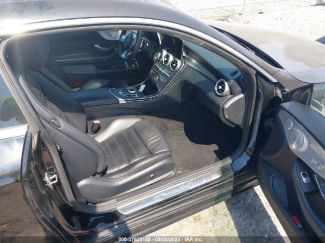 WDDWJ8DB1KF811880 Mercedes-Benz C-class C 300