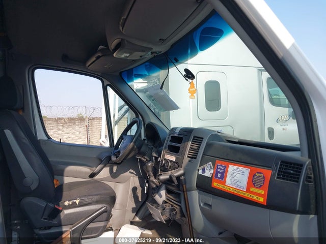 WD3PE8DE6E5895695 Mercedes-Benz Sprinter 2500 High Roof