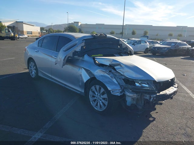2014 1HGCR2F70EA306072 main image