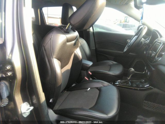 3C4NJDBB4JT399816 Jeep Compass Altitude