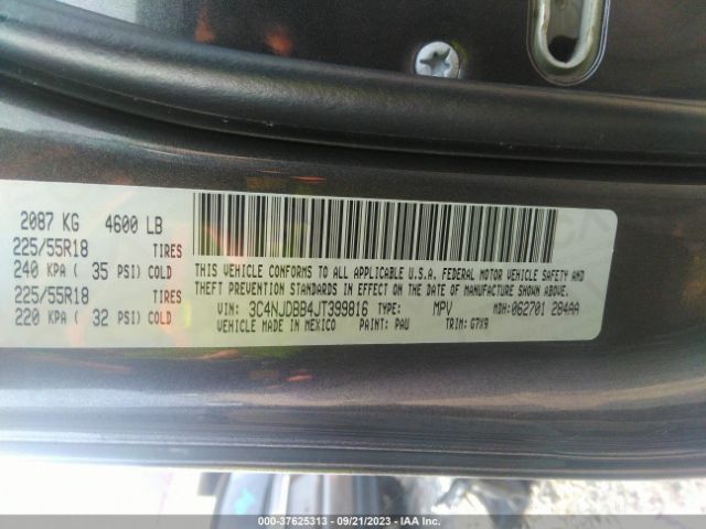 3C4NJDBB4JT399816 Jeep Compass Altitude