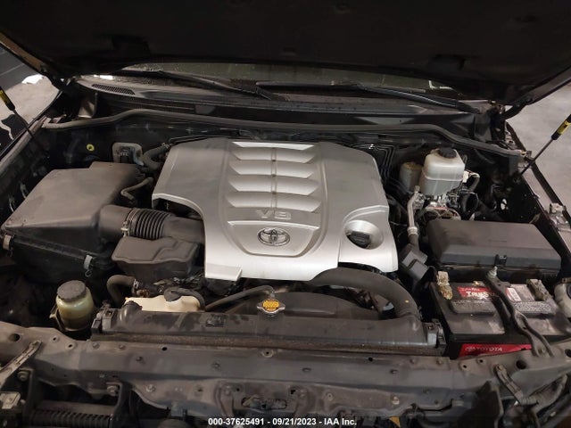 2014 Toyota Land Cruiser, VIN: JTMHY7AJ3E4027558