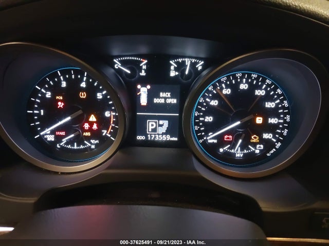 2014 Toyota Land Cruiser, VIN: JTMHY7AJ3E4027558