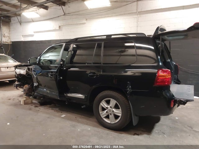 2014 Toyota Land Cruiser, VIN: JTMHY7AJ3E4027558