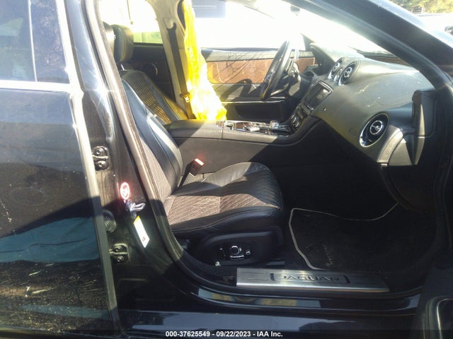 2016 JAGUAR XJ SAJWA2GE7GMW00975 Photo 4