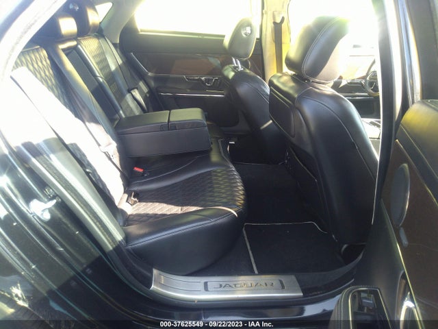 2016 JAGUAR XJ SAJWA2GE7GMW00975 Photo 7