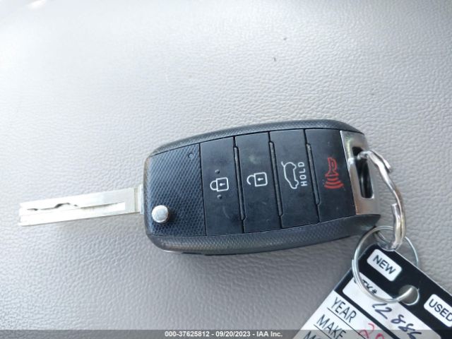 5XYPG4A56KG491165 KIA Sorento Lx V6