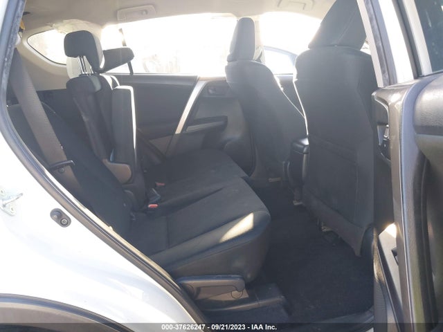 Toyota RAV4 LE 2018 JTMZFREV9JJ209263 Image 8