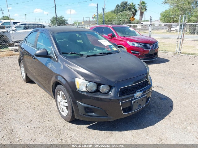 Chevrolet SONIC LT 2015 1G1JC5SH8F4143087 Image 1
