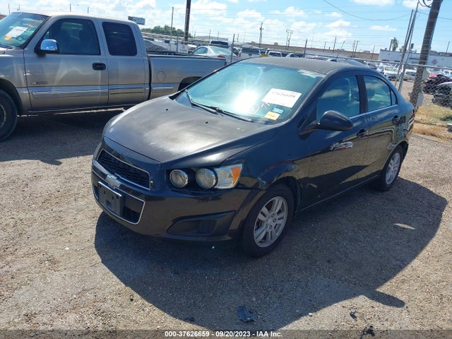 Chevrolet SONIC LT 2015 1G1JC5SH8F4143087 Image 2