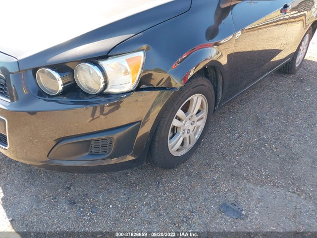 Chevrolet SONIC LT 2015 1G1JC5SH8F4143087 Image 6