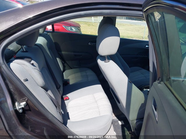 Chevrolet SONIC LT 2015 1G1JC5SH8F4143087 Image 8