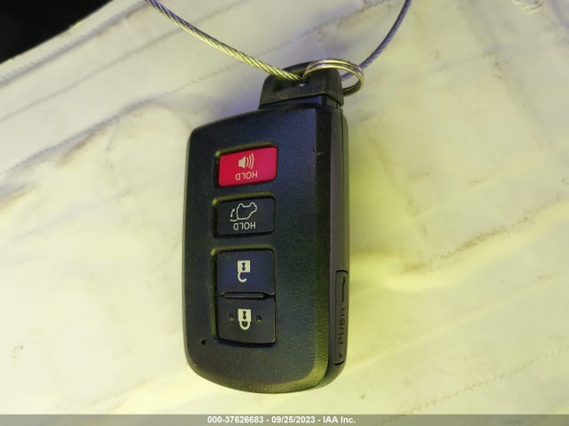 Toyota RAV4 HYBRID 2018 JTMRJREV8JD165477 Image 11