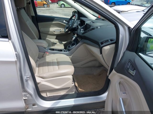 1FMCU0GX5EUB54851 Ford ESCAPE SE