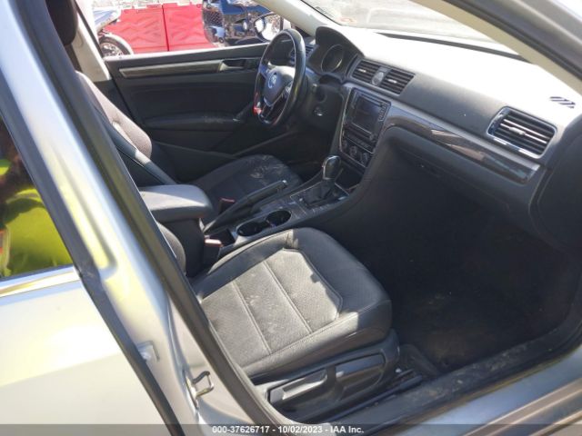 1VWBT7A31GC033449 Volkswagen Passat 1.8t Se