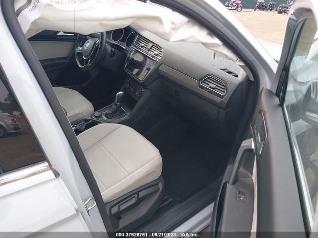 3VV2B7AX9JM153872 Volkswagen Tiguan 2.0t Sel/2.0t Se