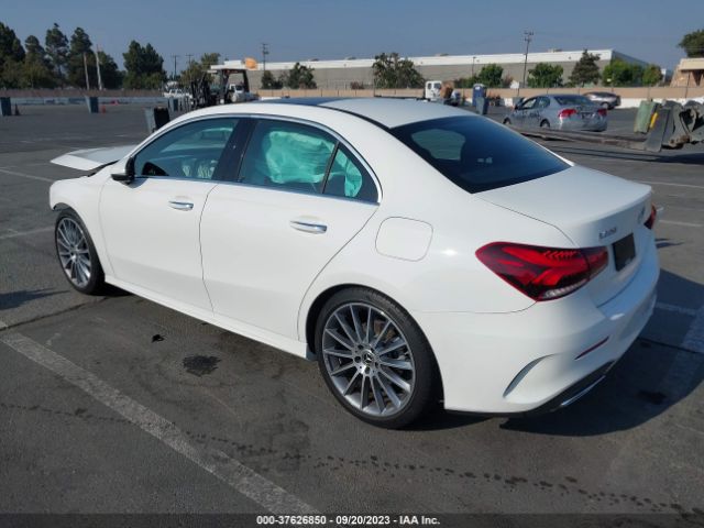 WDD3G4EB8KW020240 Mercedes-Benz A-class A 220