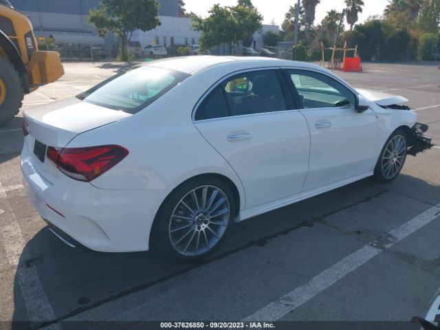 WDD3G4EB8KW020240 Mercedes-Benz A-class A 220