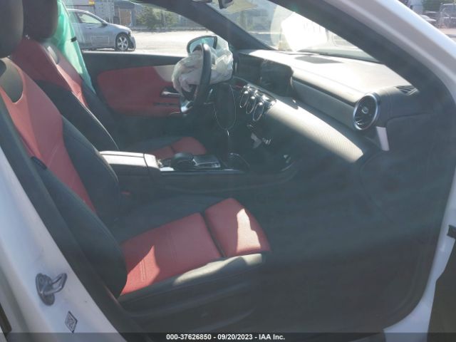WDD3G4EB8KW020240 Mercedes-Benz A-class A 220