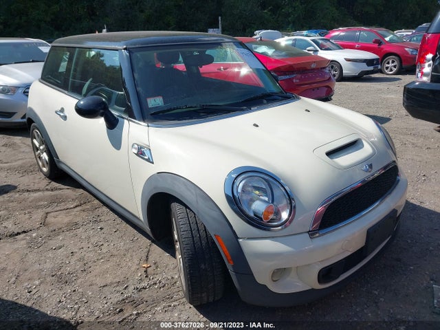 2011 MINI COOPER HARDTOP WMWSV3C52BTY23448 Photo 0