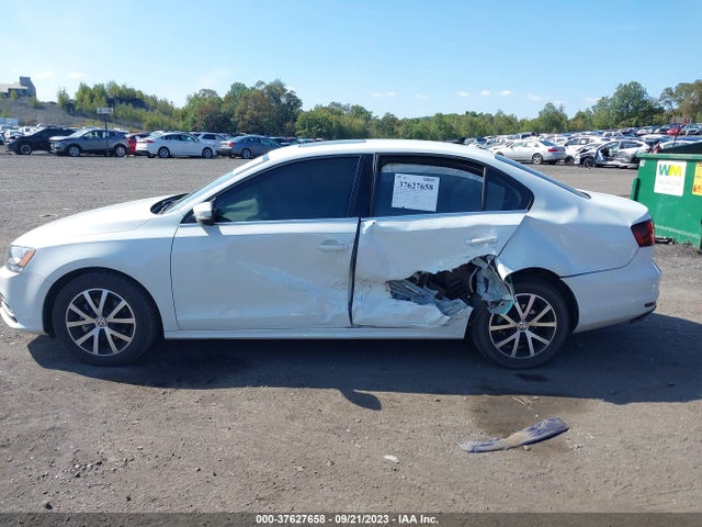 3VWB67AJ1HM319243 Volkswagen Jetta 1.4t Se