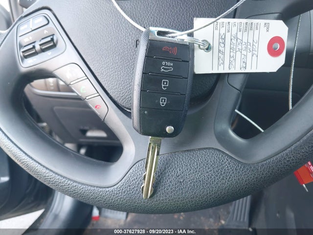 KIA Forte 5-door Lx 2016 KNAFK5A82G5630599 Image 3