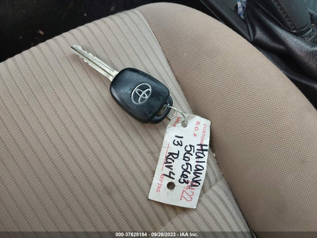 2013 TOYOTA RAV4 LE VIN: 2T3BFREV1DW047197