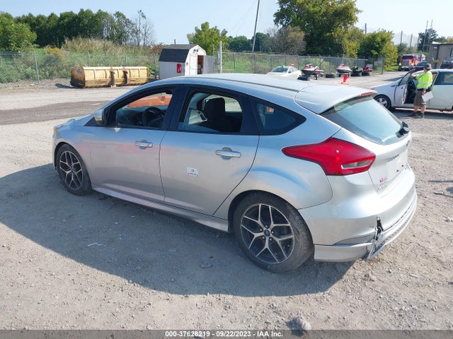 1FADP3K27GL333355 Ford FOCUS SE