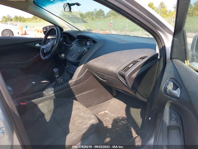 1FADP3K27GL333355 Ford FOCUS SE
