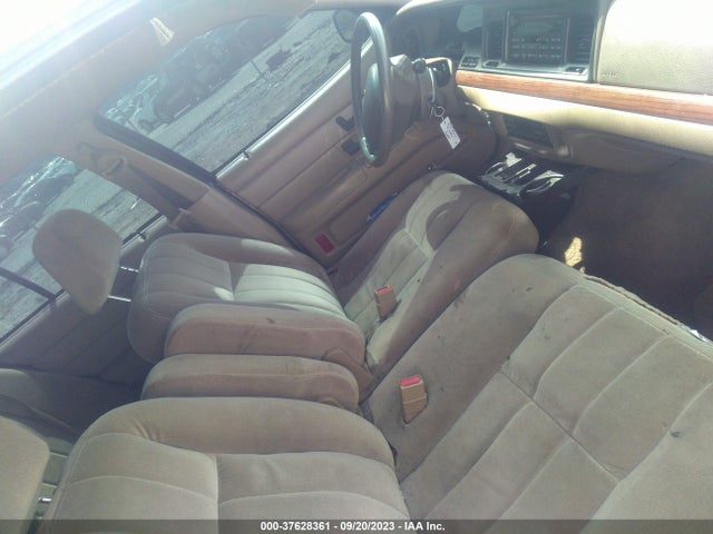 2004 FORD CROWN VICTORIA LX VIN: 2FAFP74W64X113901
